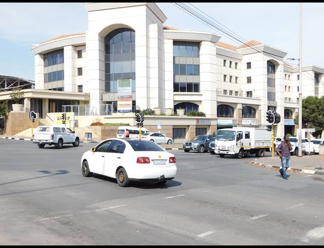 819M² OFFICE TO LET IN ROSEBANK